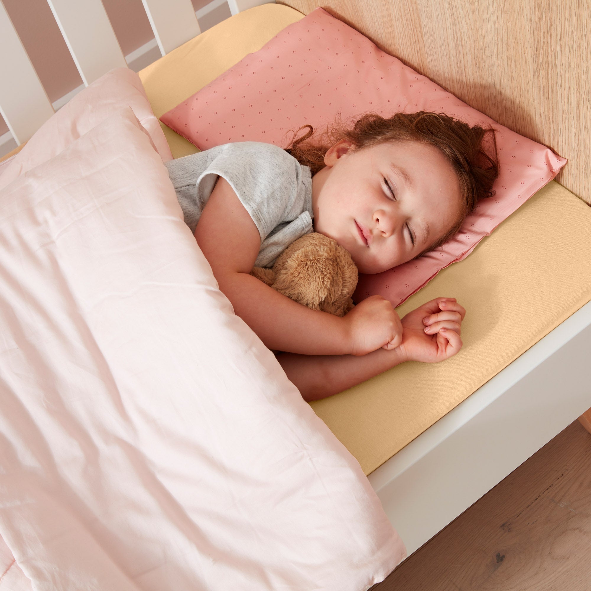 ergoPouch Toddler Pillow - Berries