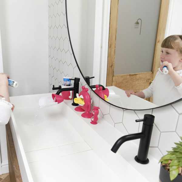 PLH EYEFAMILY™ Bathroom Set Flashbulb Fuschia