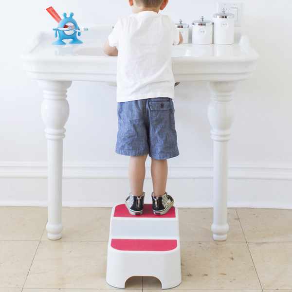 Prince Lion Heart-UPPY2TM: 2 steps, non-slip top & feet-Flashbulb Fuschia