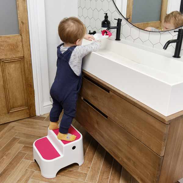 Prince Lion Heart-UPPY2TM: 2 steps, non-slip top & feet-Flashbulb Fuschia