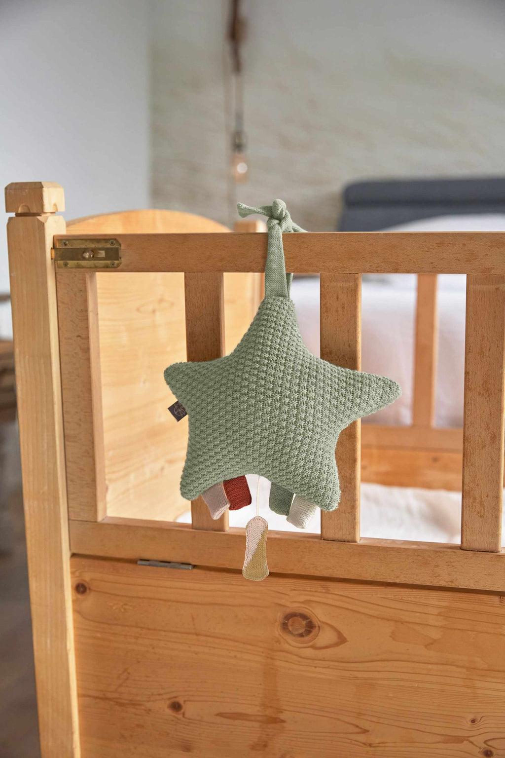 Lassig Knitted Musical Little Universe - Star green