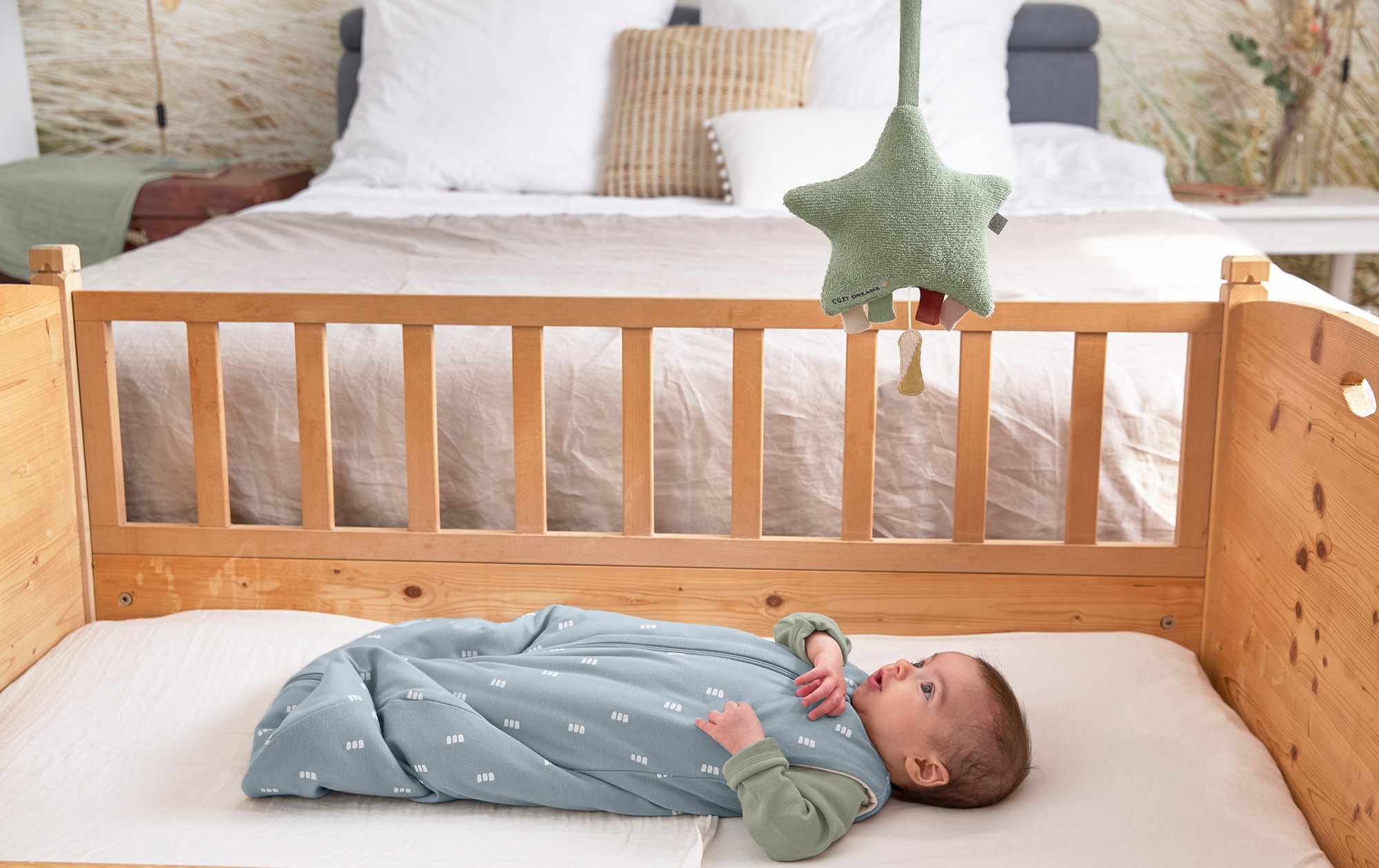 Lassig Knitted Musical Little Universe - Star green