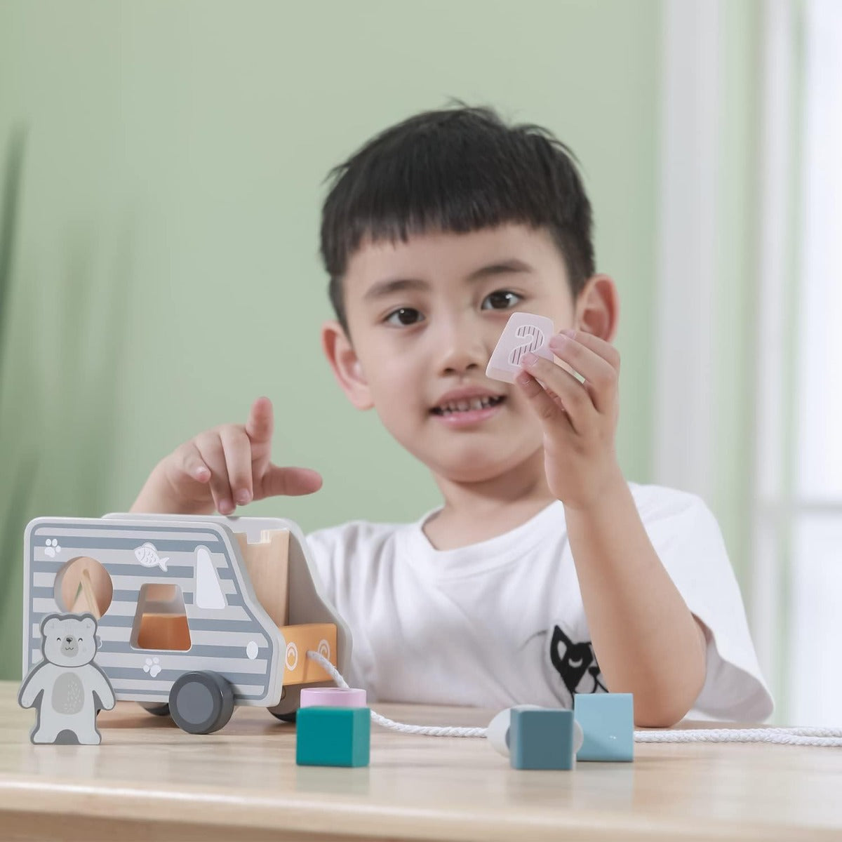 Viga Pull-Along Shape Sorting Truck with number