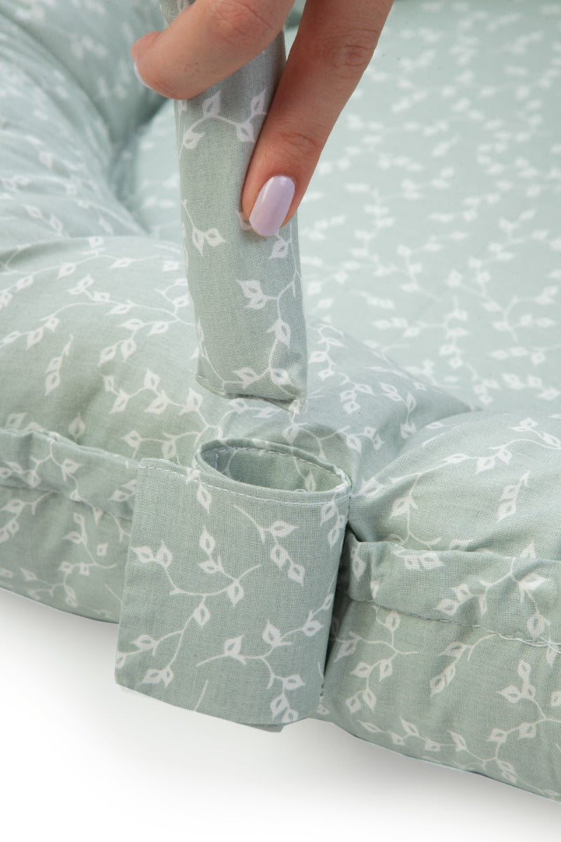 بيبي جيم - مهد متنقل مع العاب - اخضر