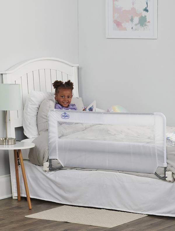 Regalo Extra Long Swing Down Bed Rail