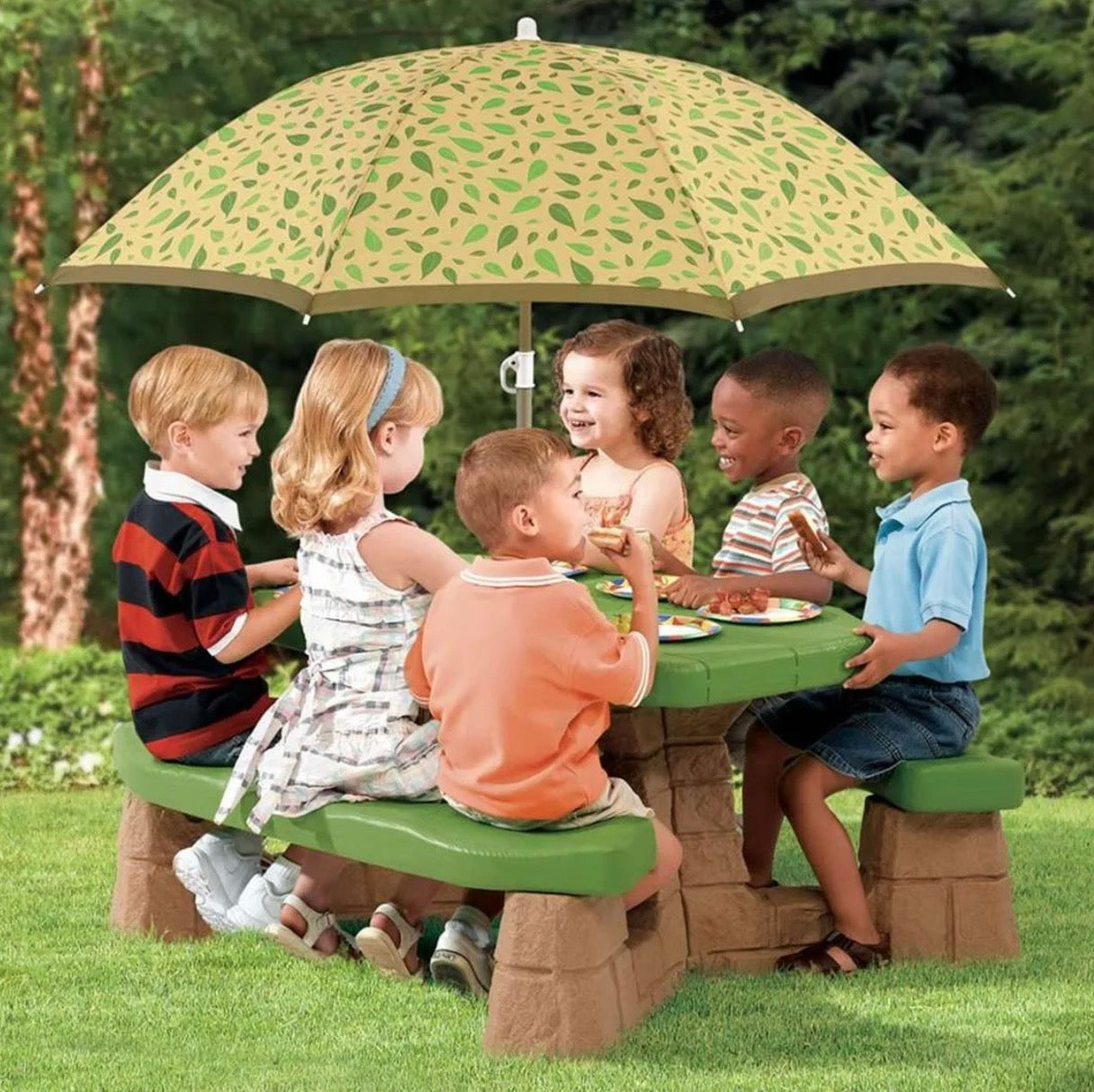 step2 NATURALLY PLAYFUL PICNIC TABLE WITH UMBRELLA