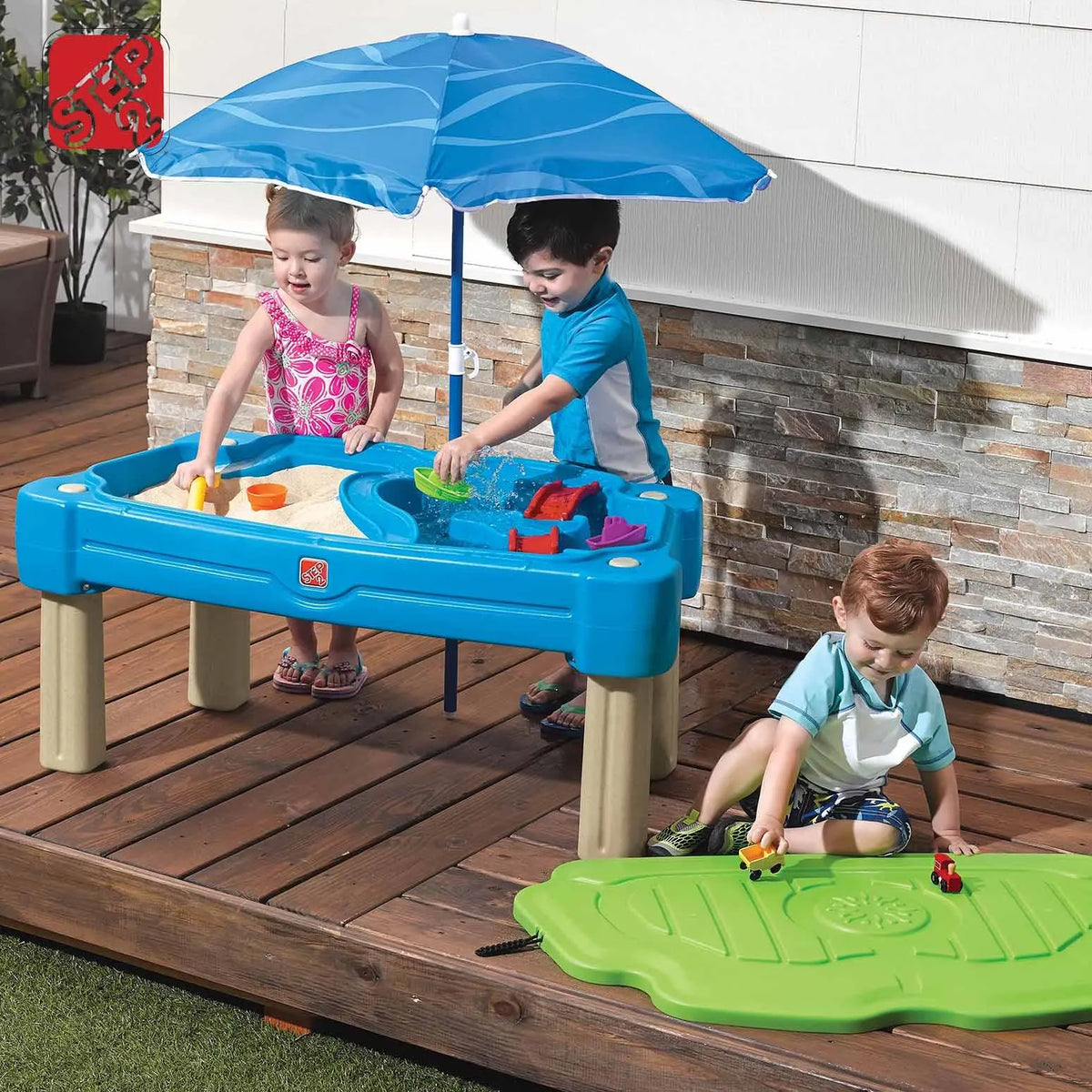 step2 CASCADING COVE SAND & WATER TABLE