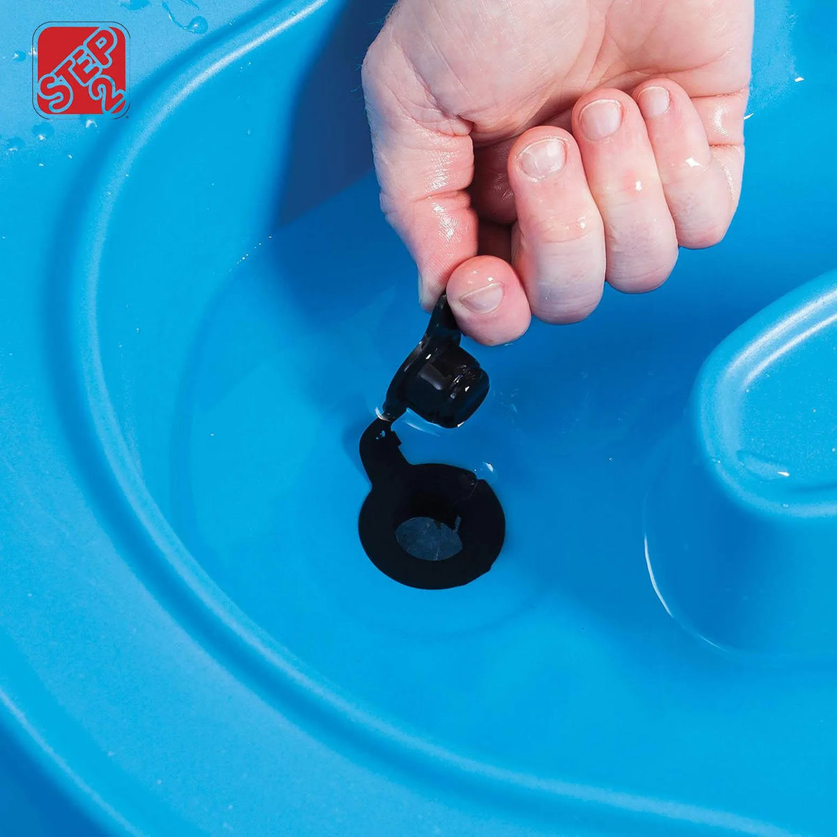 step2 CASCADING COVE SAND & WATER TABLE