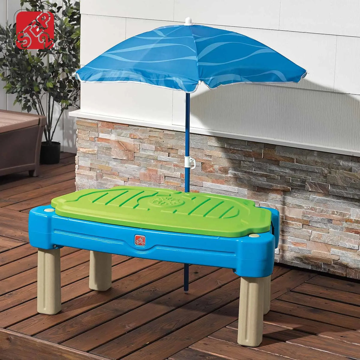 step2 CASCADING COVE SAND & WATER TABLE