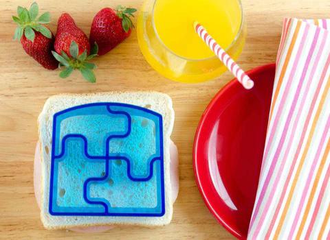 Fun box PLASTIC SANDWICH & FOOD CUTTER - PUZZLE SHPES - BLUE