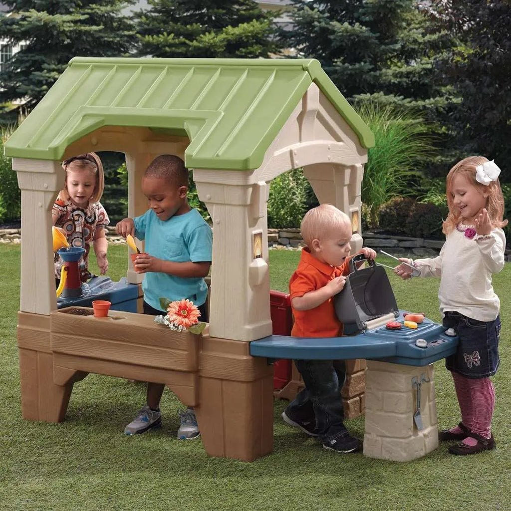 Step2 GREAT OUTDOOR PLAY HOUSE