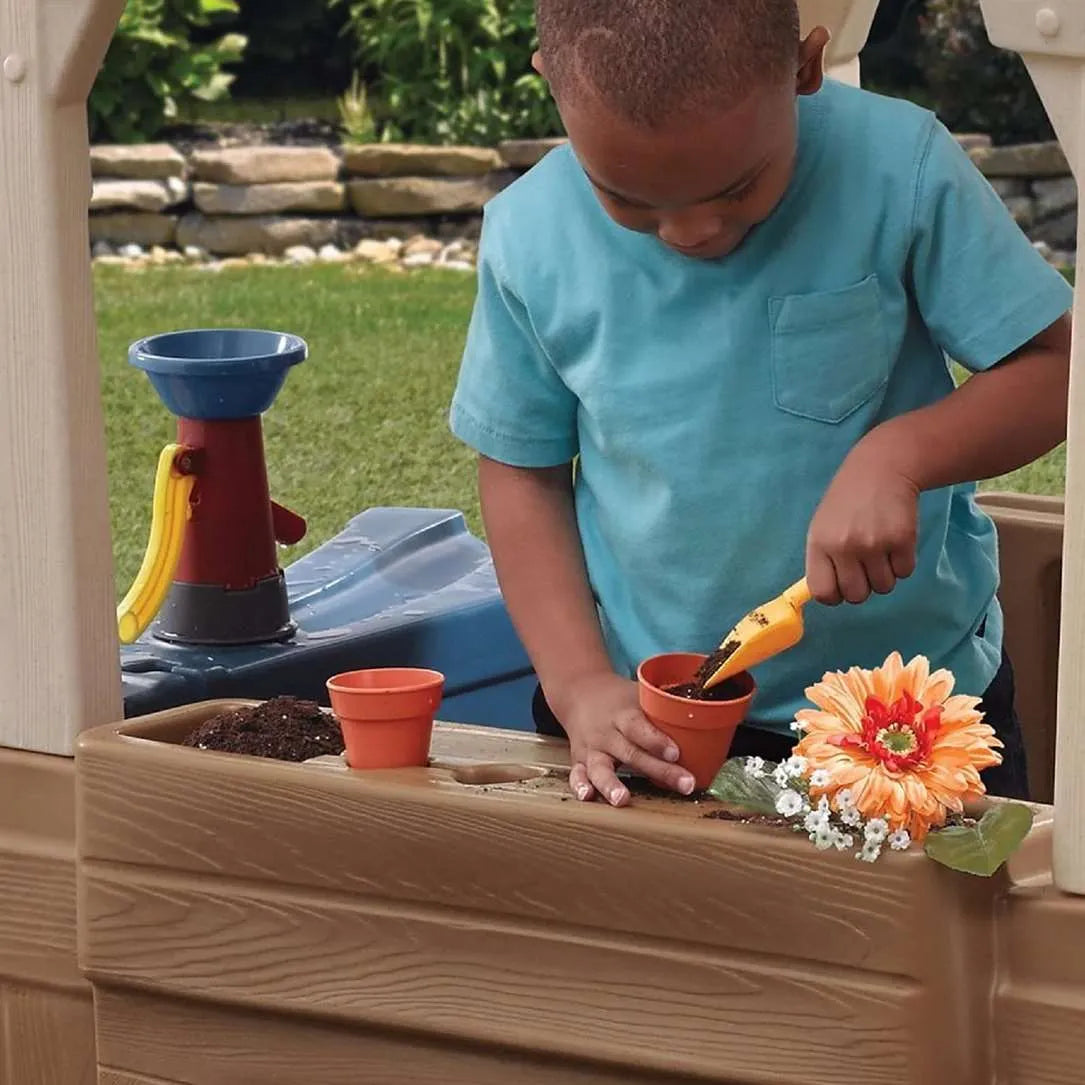 Step2 GREAT OUTDOOR PLAY HOUSE