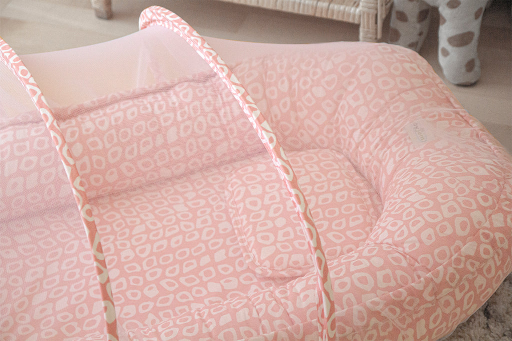BABYJEM SLEEPİNG PAD WITH MOSQUİTO NET PİNK SQUARE DESIGN