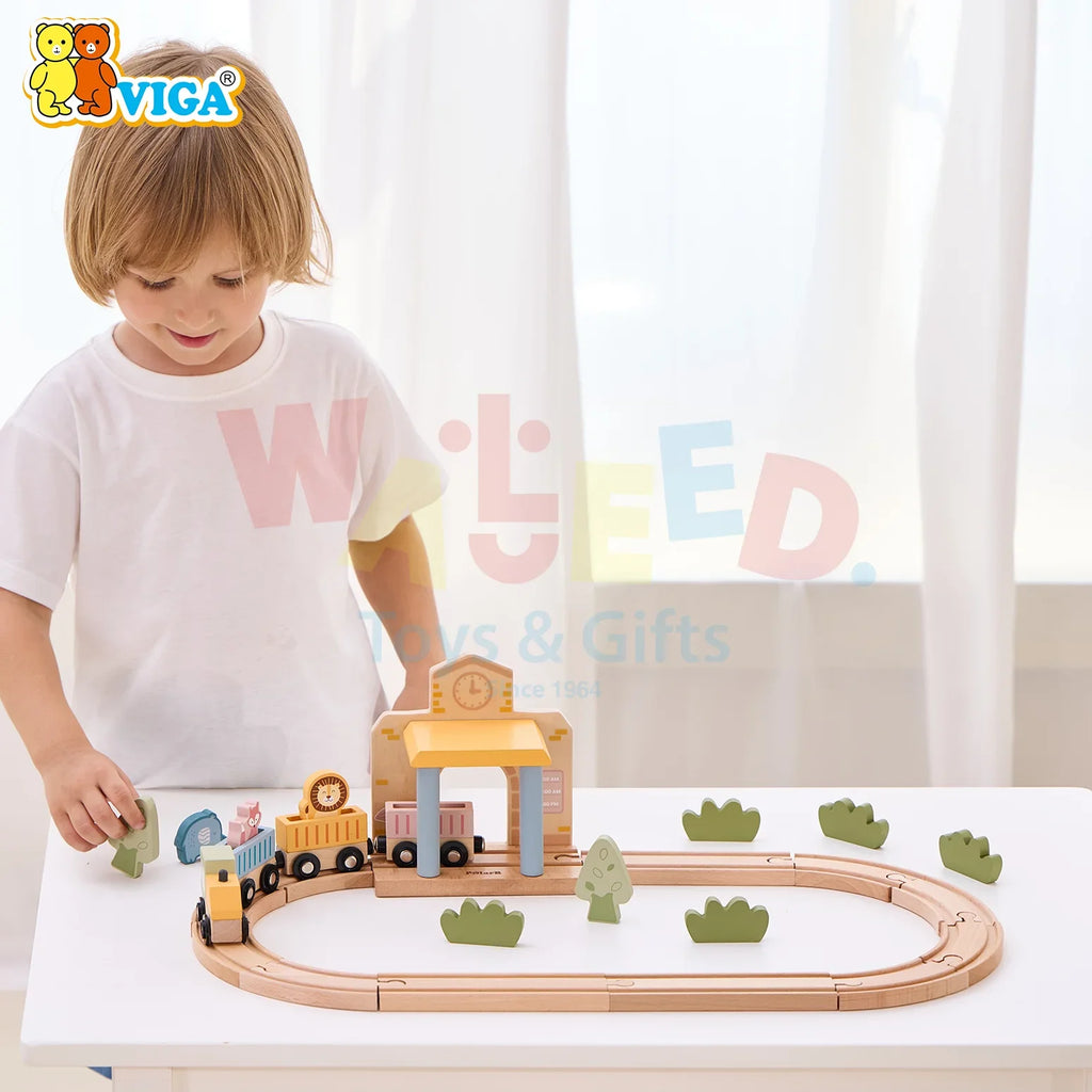 PolarB Wooden Train Set (30 pcs)