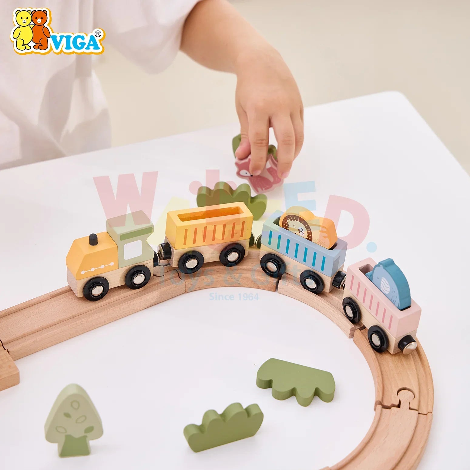 PolarB Wooden Train Set (30 pcs)