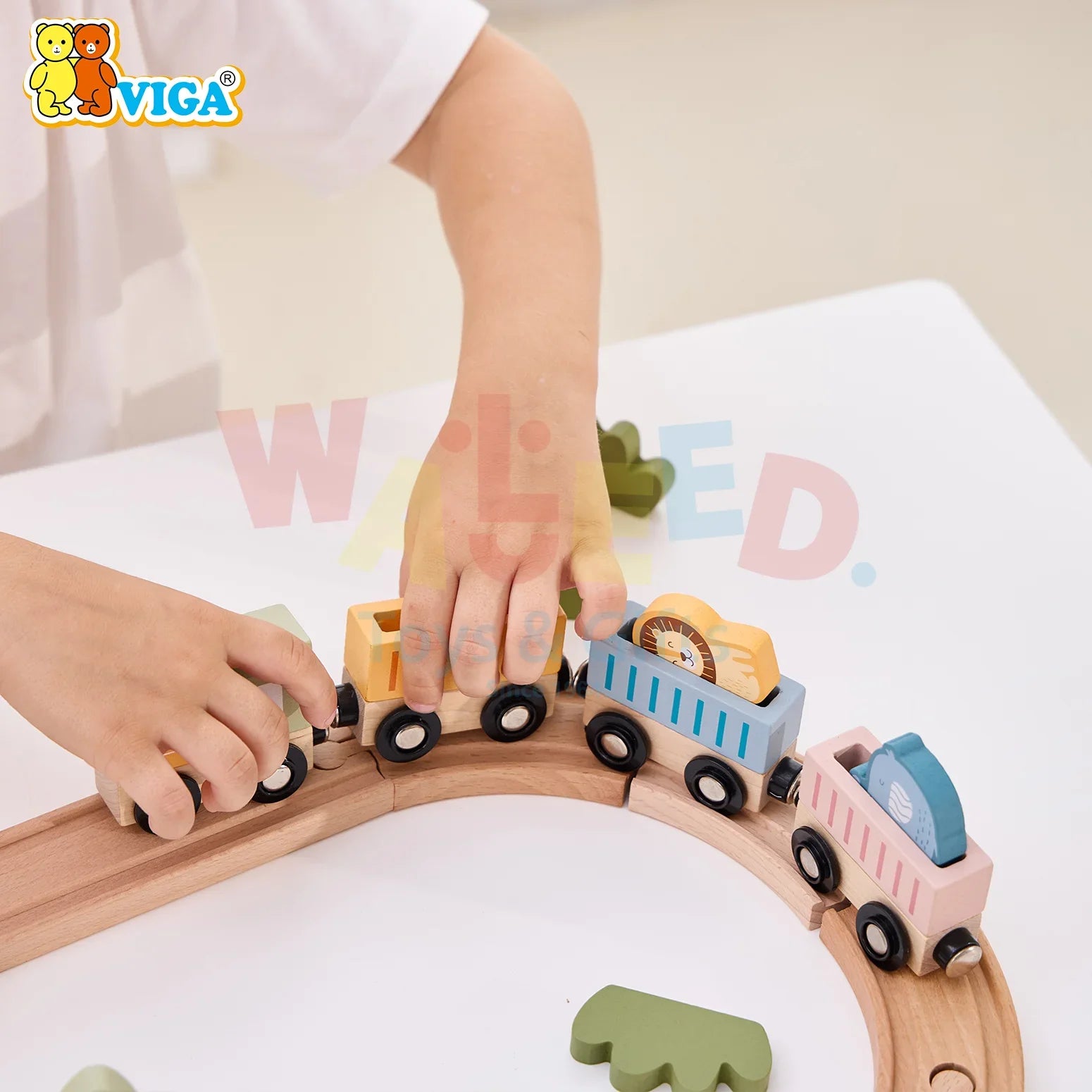 PolarB Wooden Train Set (30 pcs)