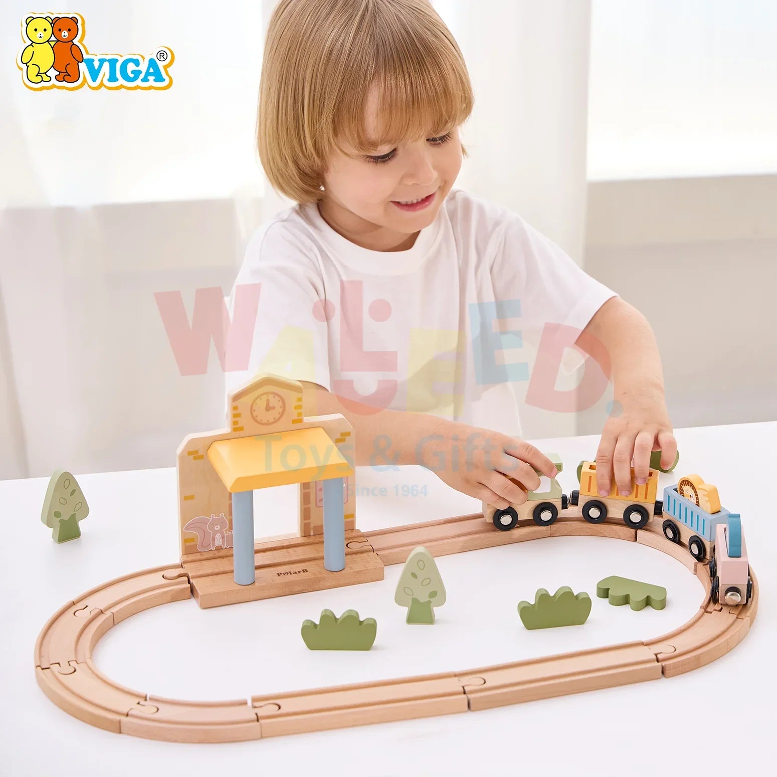 PolarB Wooden Train Set (30 pcs)