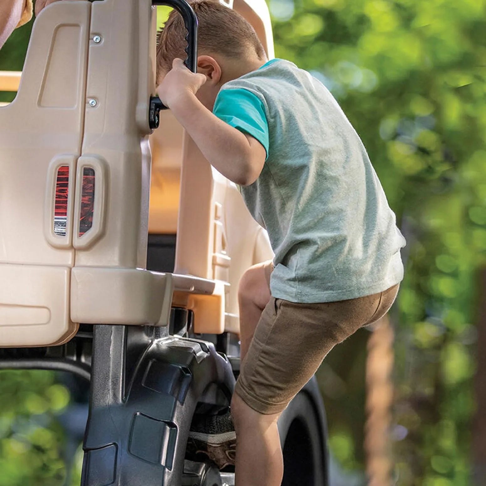SAFARI TRUCK CLIMBER